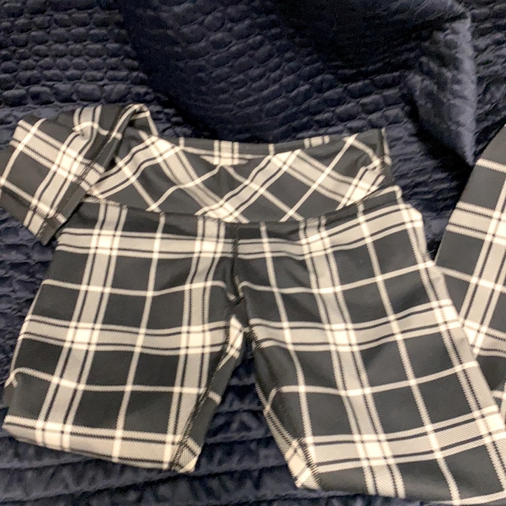 Lululemon Black and White Check Wunder Under